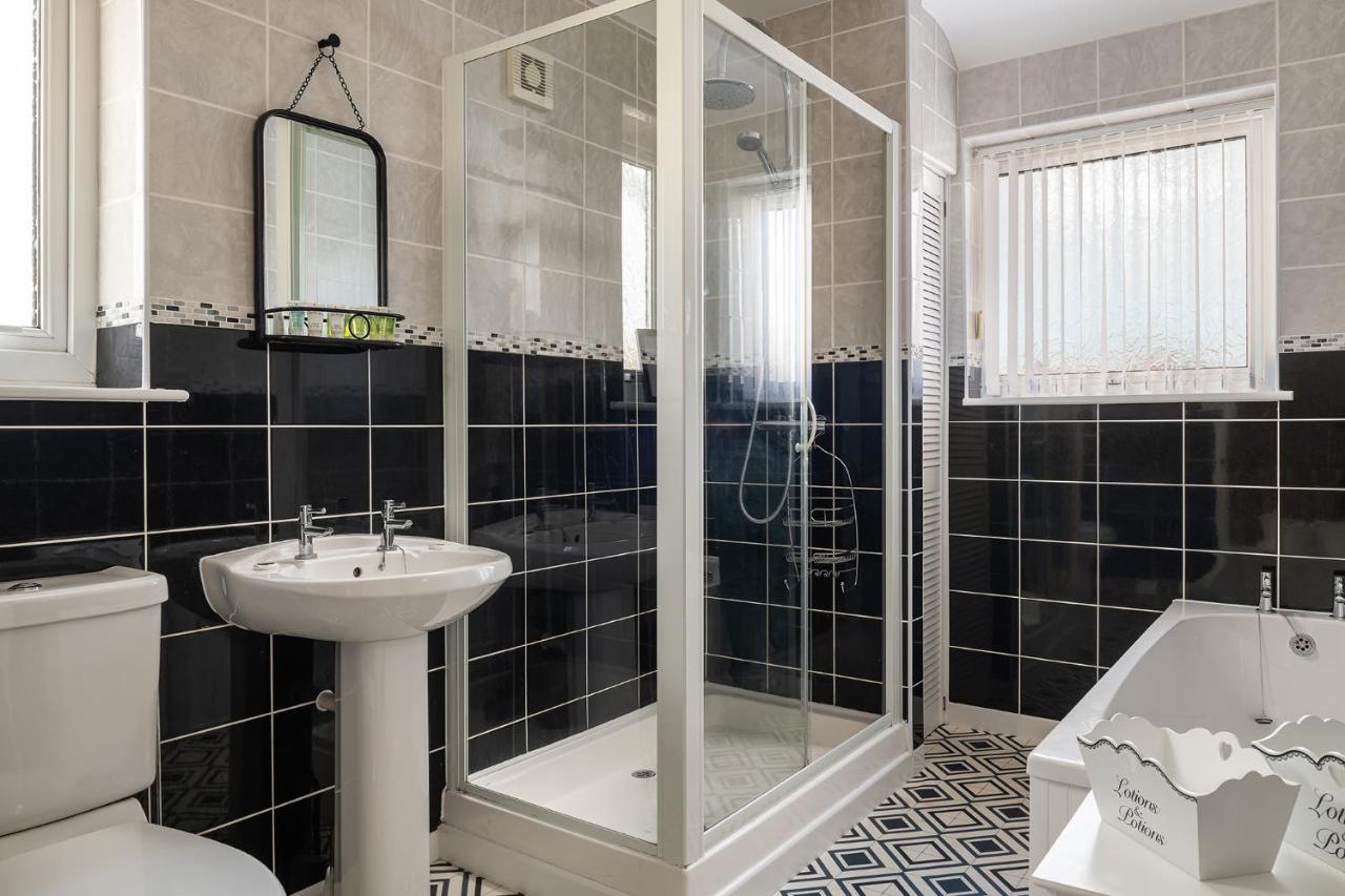 Lovely 3 Bedroom Home In Rhos On Sea Exterior foto