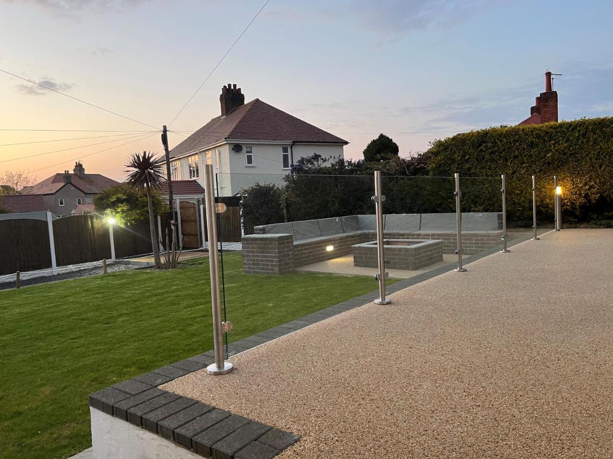 Lovely 3 Bedroom Home In Rhos On Sea Exterior foto