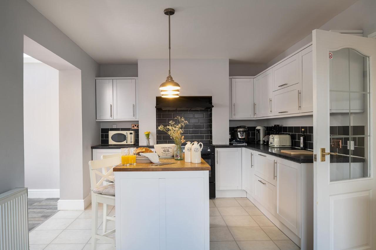Lovely 3 Bedroom Home In Rhos On Sea Exterior foto