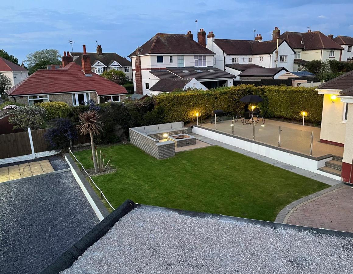 Lovely 3 Bedroom Home In Rhos On Sea Exterior foto